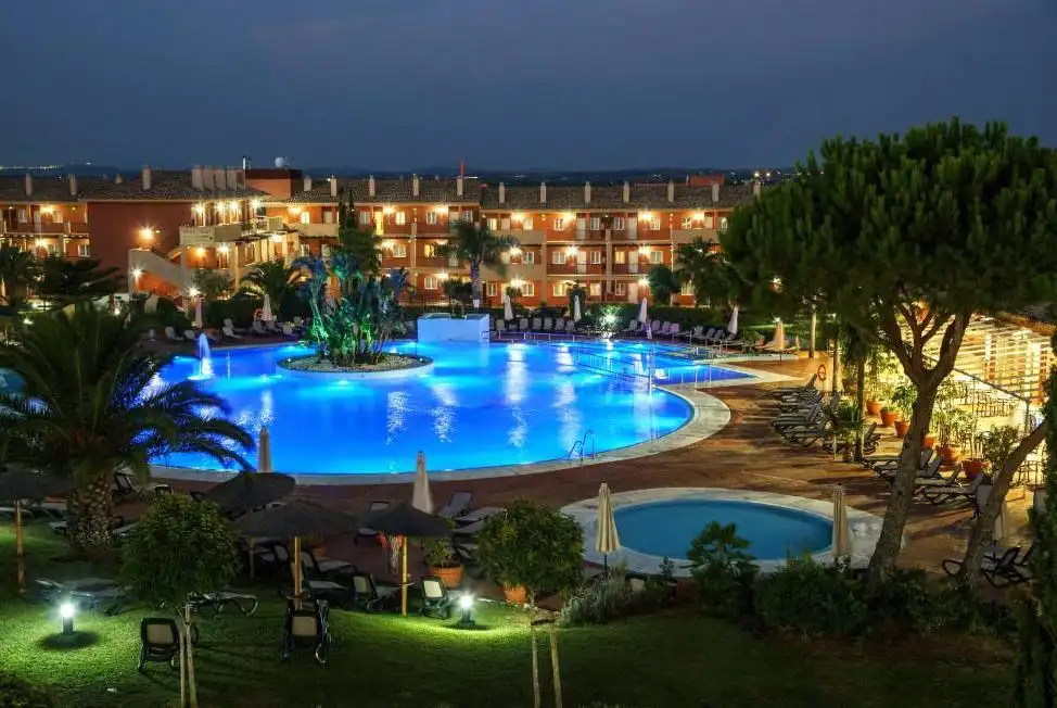 Piscina de Casa adosada en venda en Chiclana de la Frontera amb Aire condicionat, Jardí privat i Terrassa