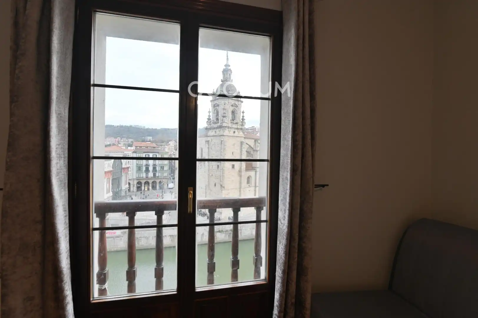 Bedroom of Flat for sale in Bilbao   with Furnished, Balcony and Jacuzzi