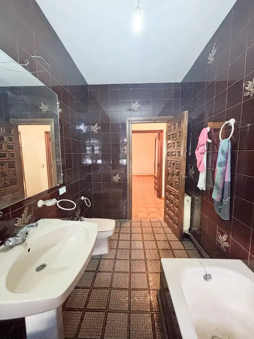 Baño de Piso en venta en Navahermosa con Calefacción, Terraza y Trastero