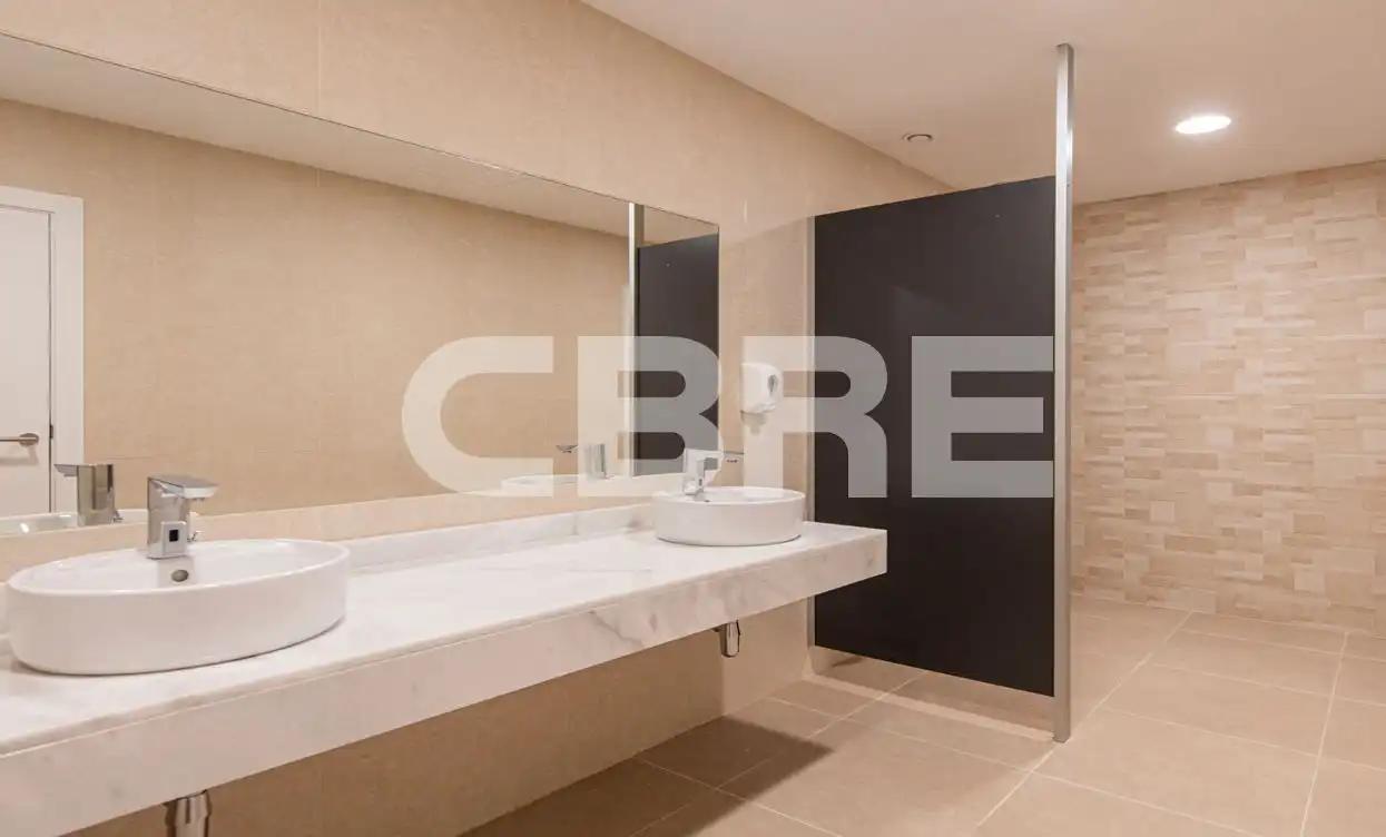 Badezimmer von Fabrikhallen zur Miete in Torrejón de Ardoz