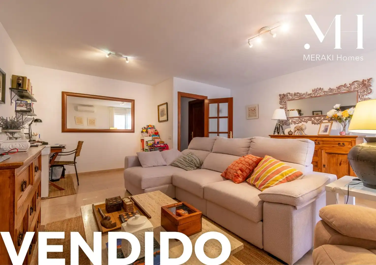 Sala de estar de Casa adosada en venta en  Almería Capital con Aire acondicionado, Calefacción y Terraza