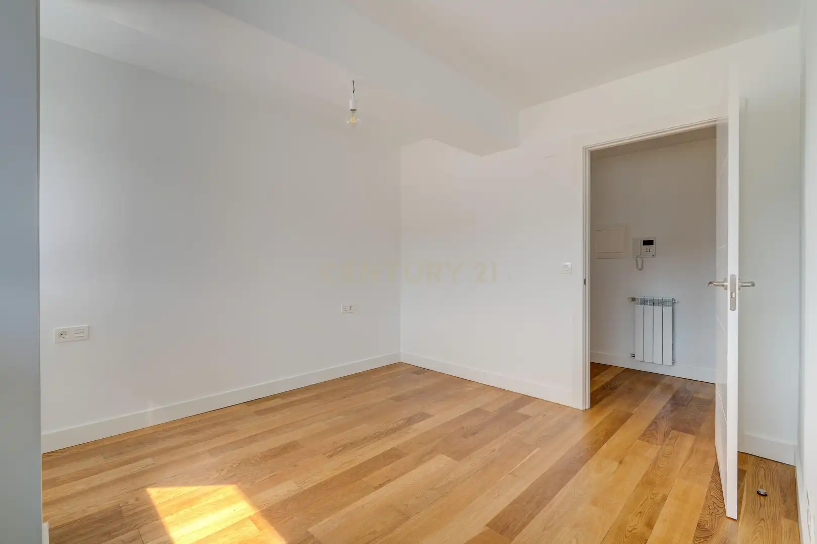 Bedroom of Flat for sale in Irun 