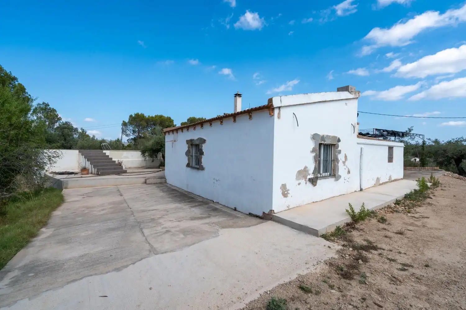 Vista exterior de Casa o xalet en venda en Tortosa amb Traster, Piscina i Moblat