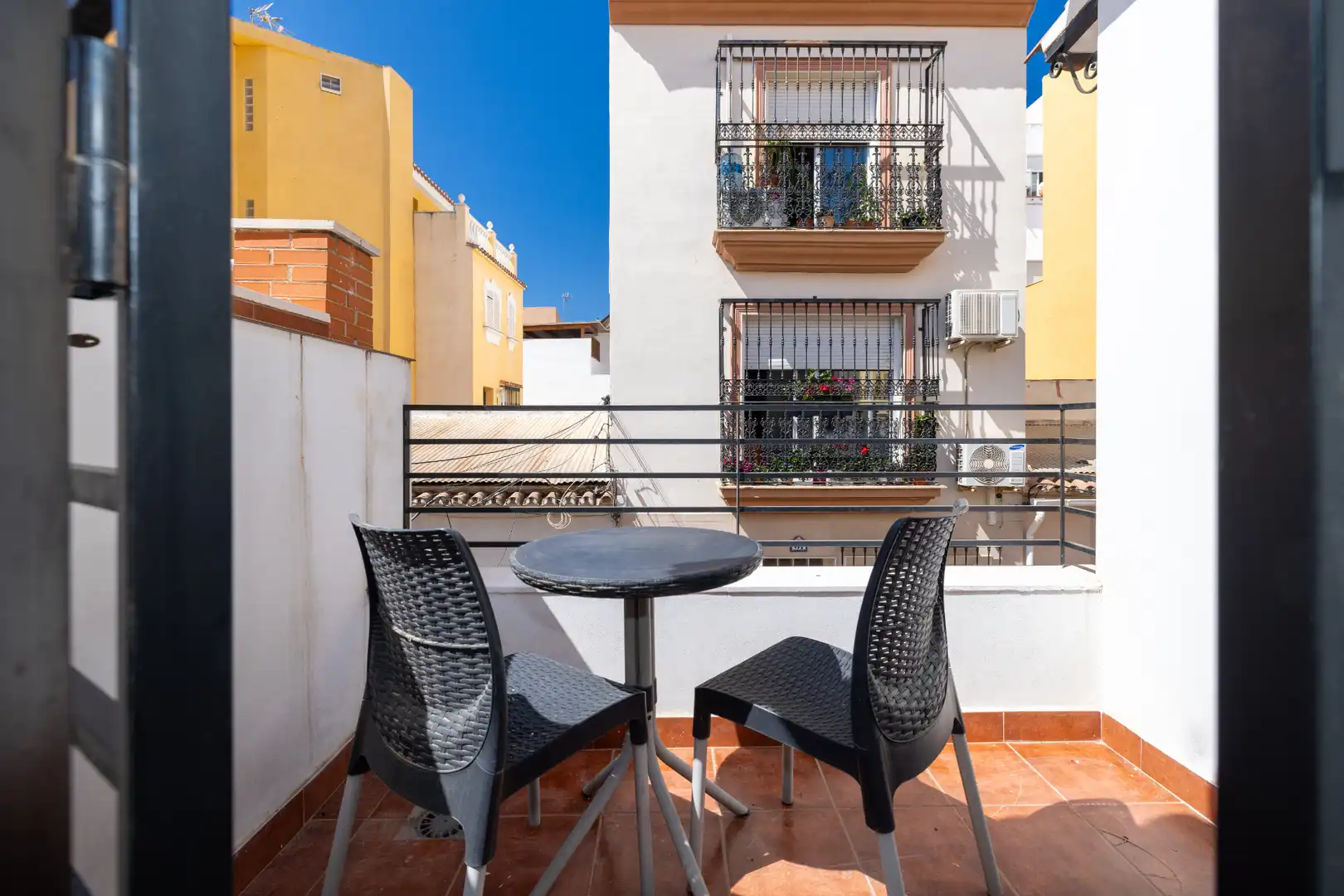 Terrassa de Casa adosada en venda en Málaga amb Aire condicionat, Forn i Rentadora