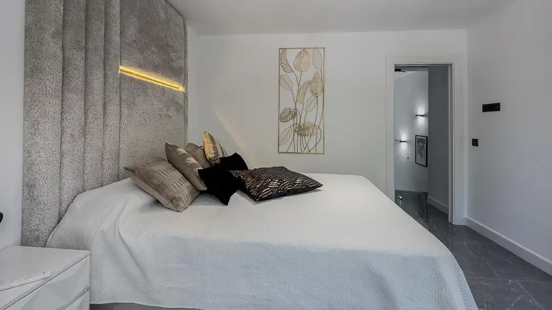 Habitación de Casa adosada en venta en Málaga con Aire acondicionado, Terraza y Amueblado