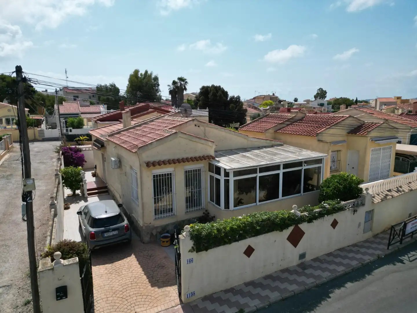 Vista exterior de Casa o xalet en venda en San Fulgencio amb Aire condicionat, Terrassa i Traster