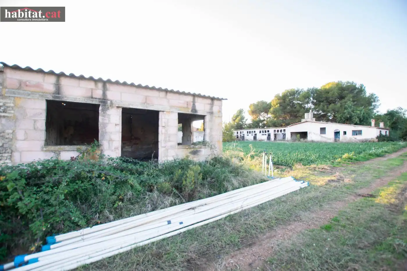 Vista exterior de Finca rústica en venta en Vilanova i la Geltrú con Jardín privado y Terraza
