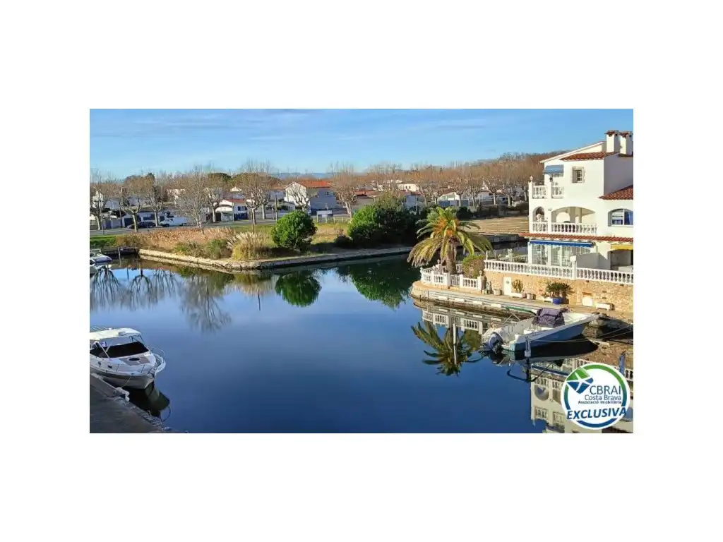 Flat for sale in Carrer Alberes, imagen 3