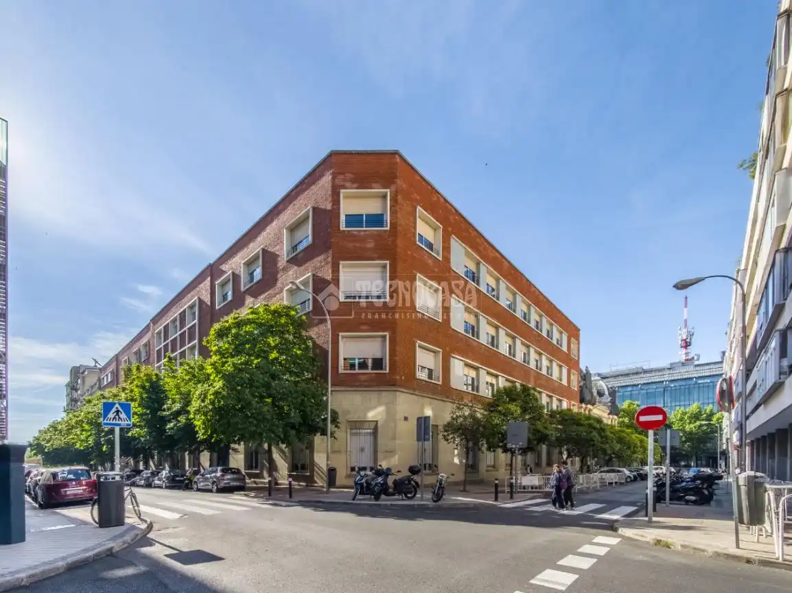 Vista exterior de Garatge en venda en Madrid