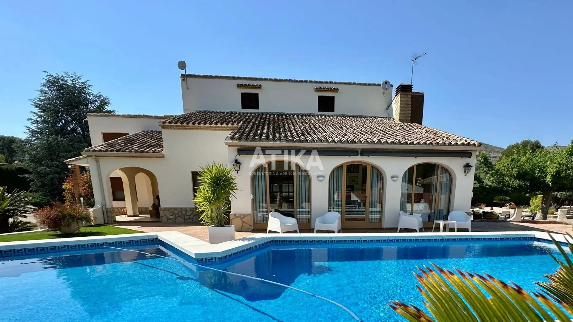 Vista exterior de Casa o chalet en venta en Ontinyent con Aire acondicionado, Calefacción y Jardín privado