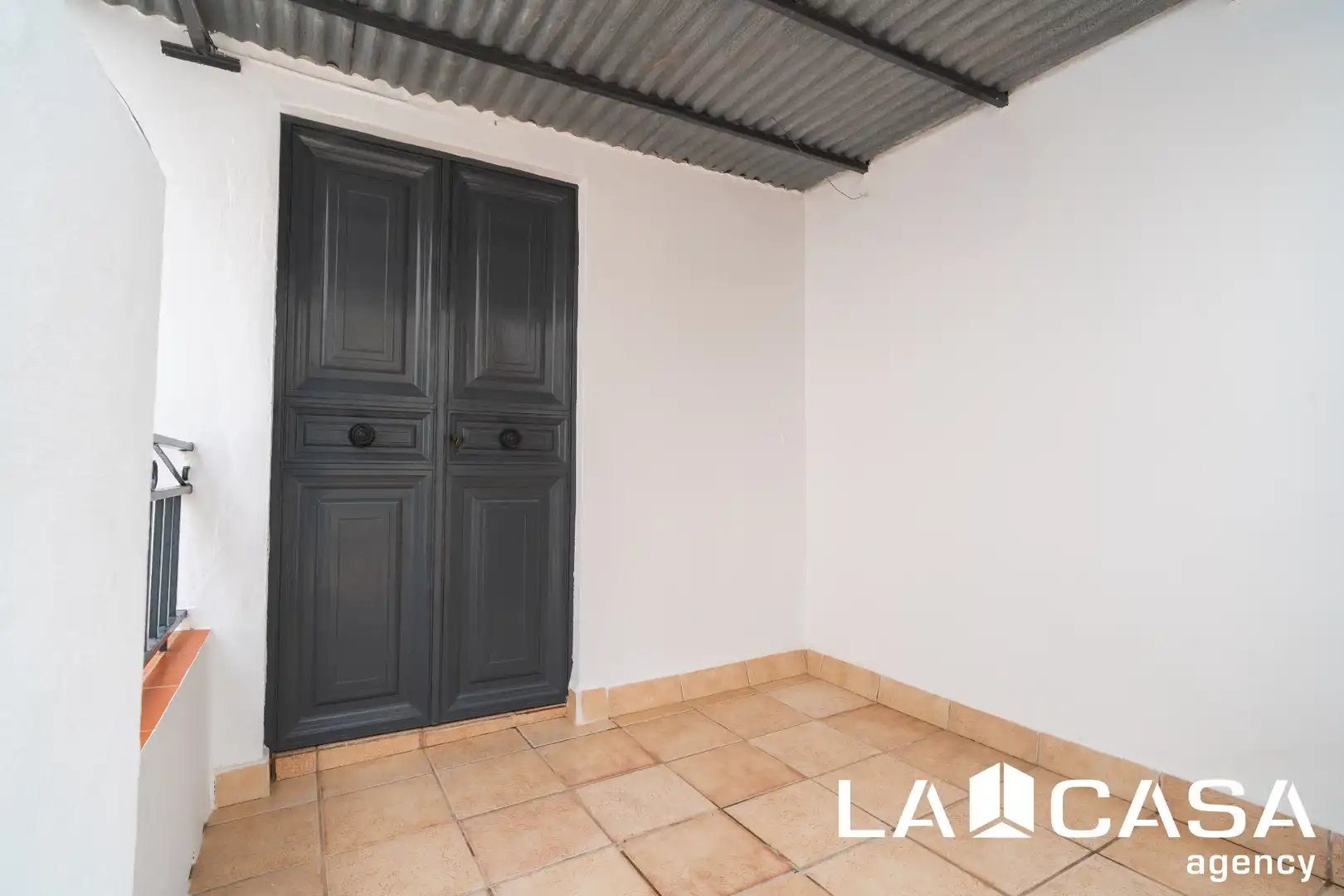 Houses for sale in Dos Hermanas  with Air Conditioner, Heating and Furnished