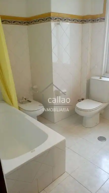 Bathroom of Flat for rent in Ferrol  with Heating, Furnished and Balcony