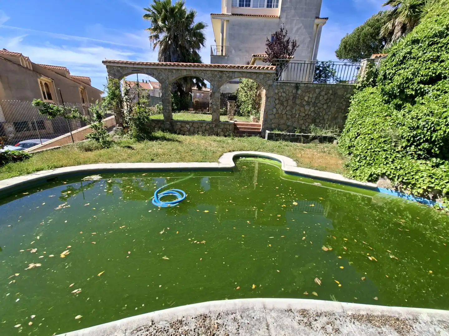 Swimming pool of Houses for sale in Plasencia  with Air Conditioner