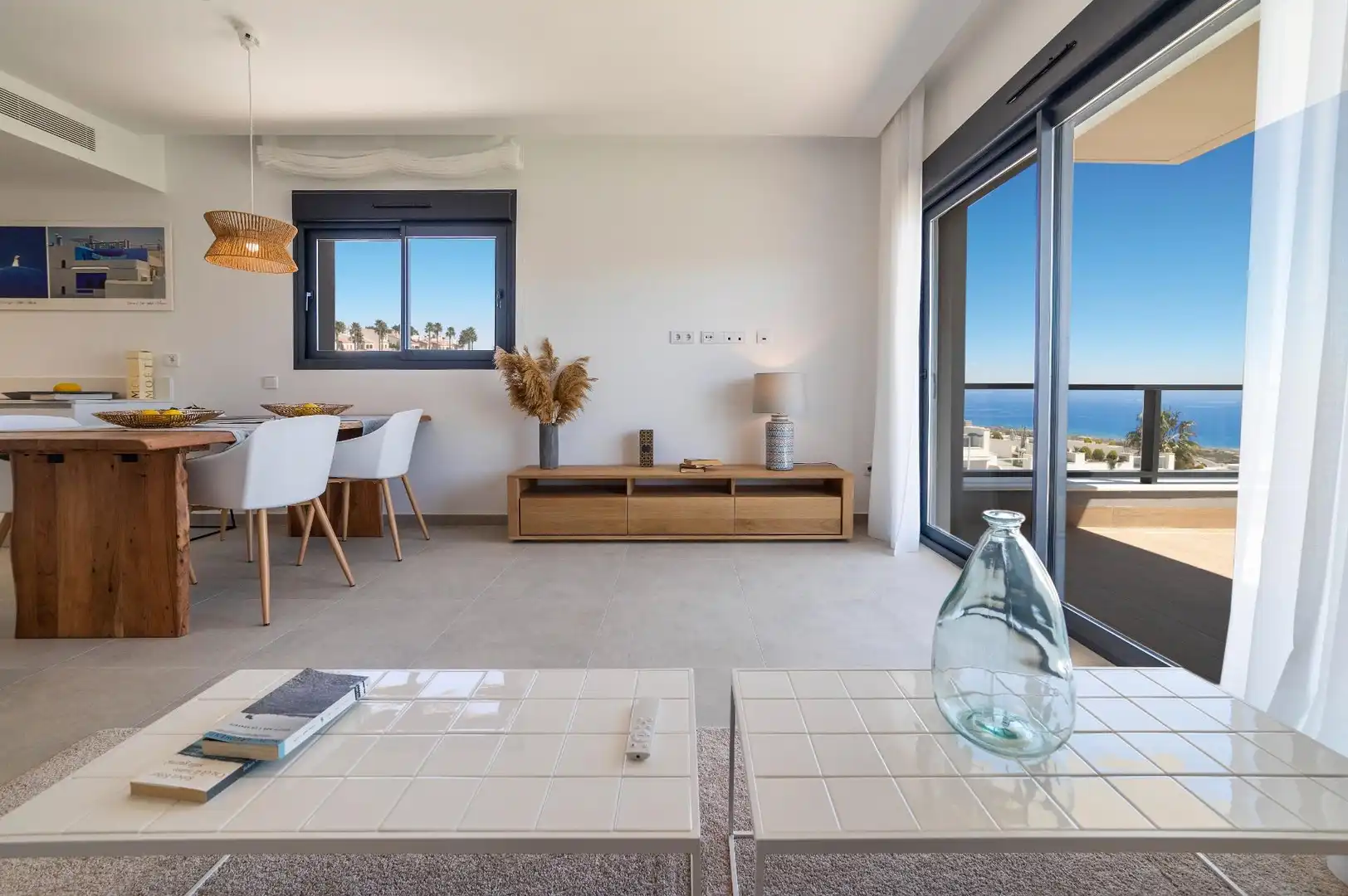 Wohnzimmer von Erdgeschoss zum Verkauf in Santa Pola mit Klimaanlage, Heizung und Privatgarten