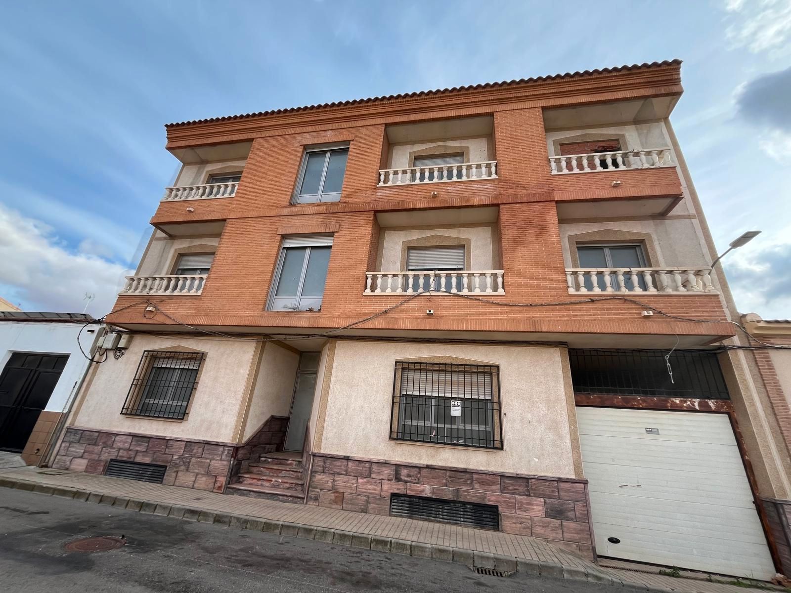 Vista exterior de Edifici en venda en Argamasilla de Alba