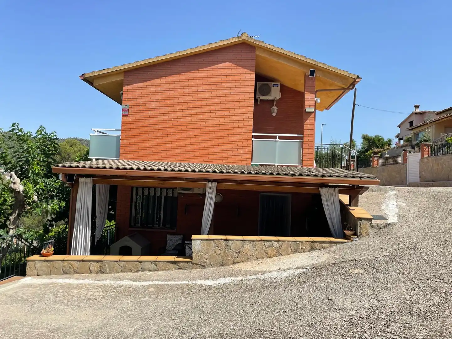 Vista exterior de Casa o xalet en venda en Cervelló amb Aire condicionat, Calefacció i Jardí privat