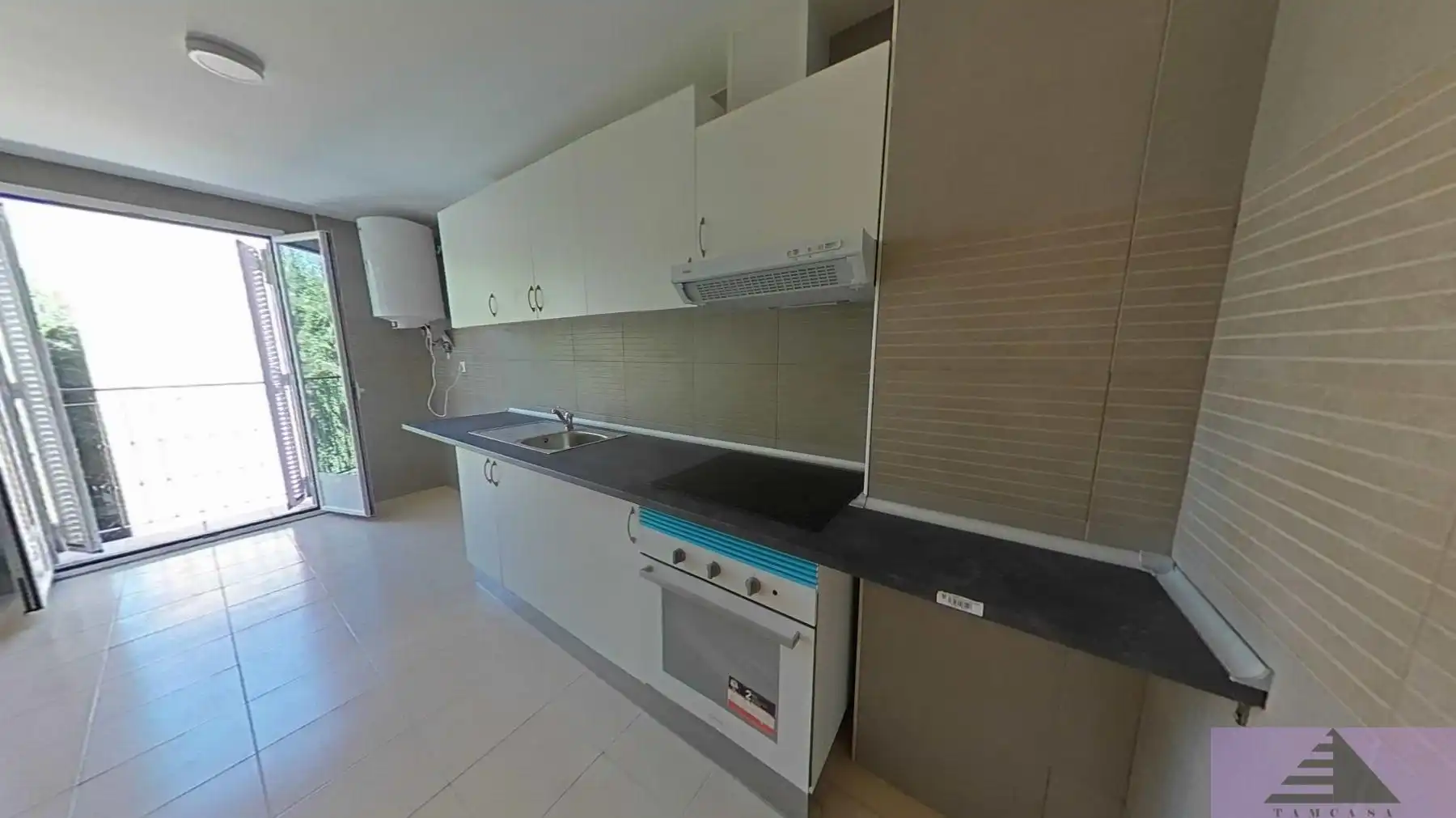 Kitchen of Flat for sale in Aranjuez  with Air Conditioner, Heating and Balcony