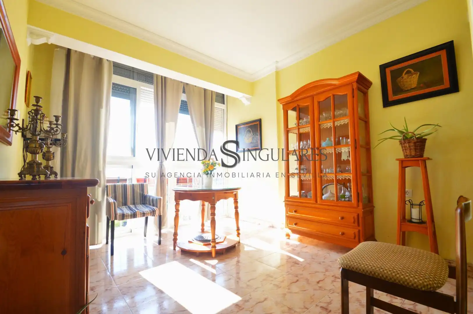 Sala d'estar de Pis en venda en Sevilla amb Aire condicionat