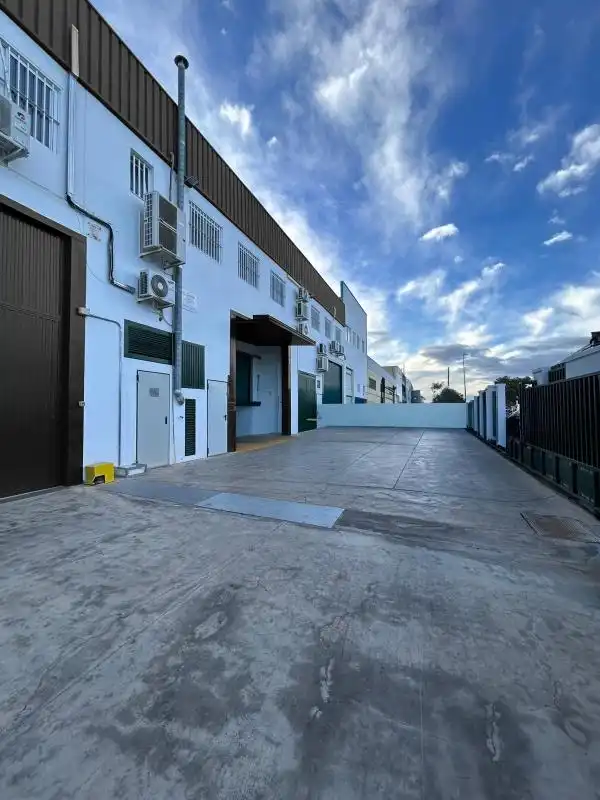 Nave industrial en venta en Carrer Comuna di Carrara, imagen 16