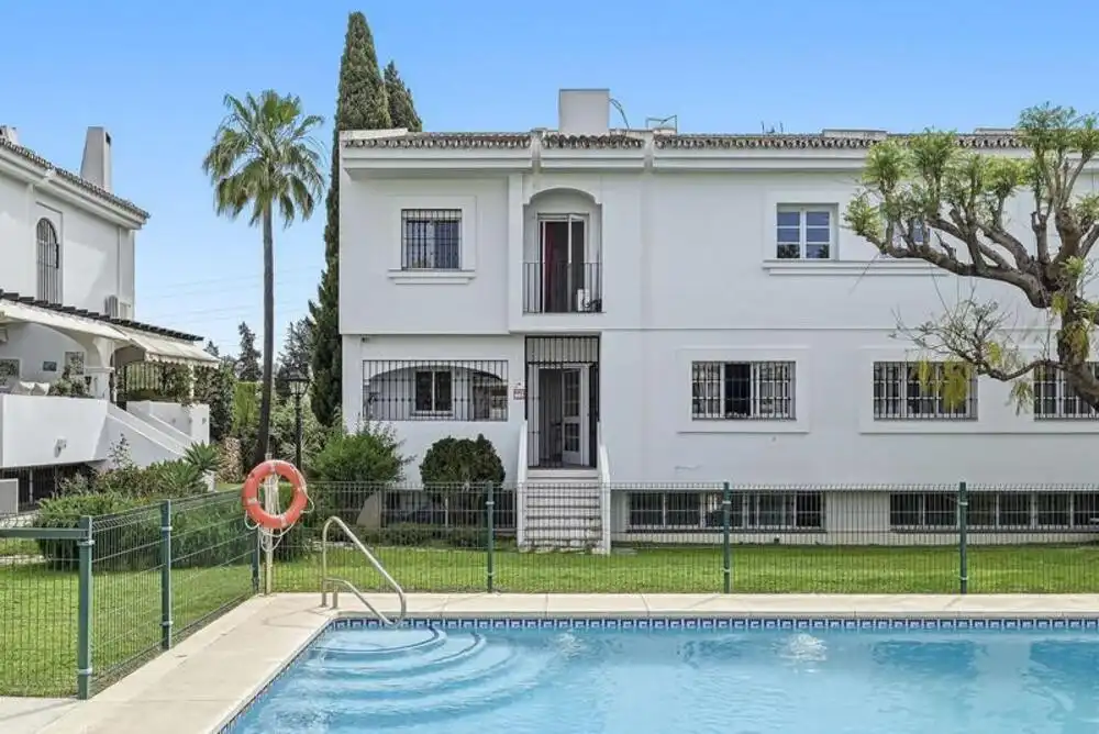 Reihenhaus mit Terrasse zum Verkauf in Nueva Andalucía, imagen 23