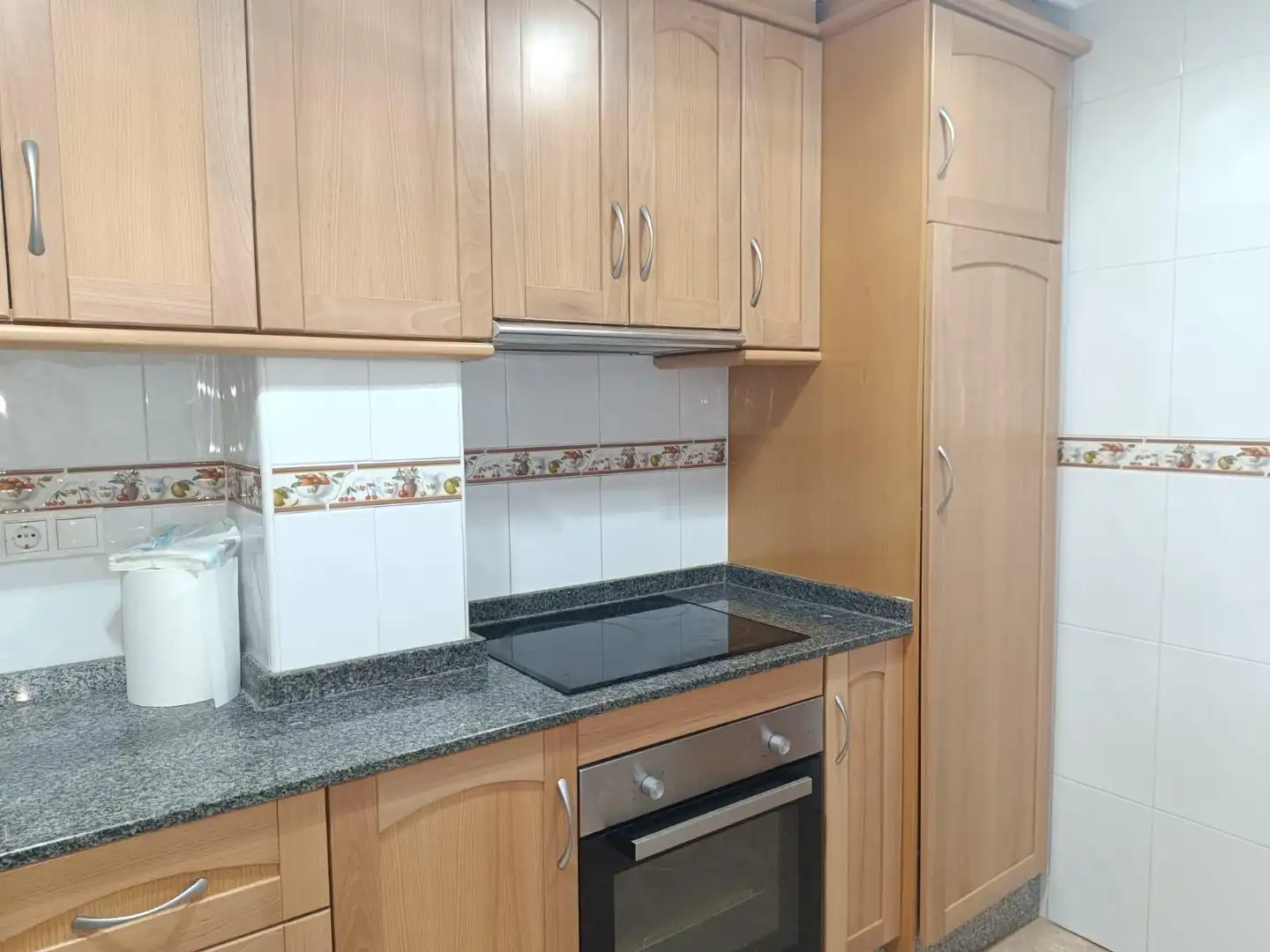 Cuina de Apartament de lloguer en Santa Pola amb Aire condicionat, Terrassa i Moblat