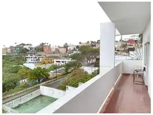 Vista exterior de Casa o xalet en venda en Las Palmas de Gran Canaria amb Jardí privat, Terrassa i Traster