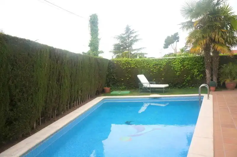 Piscina de Casa o chalet en venta en Castell d'Aro, Platja d'Aro i s'Agaró con Aire acondicionado, Calefacción y Jardín privado