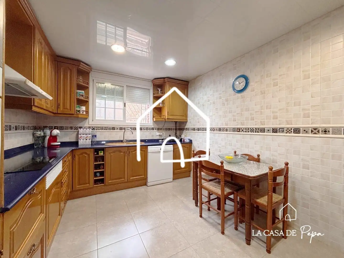 Cocina de Casa adosada en venta en Viladecans con Aire acondicionado, Calefacción y Jardín privado