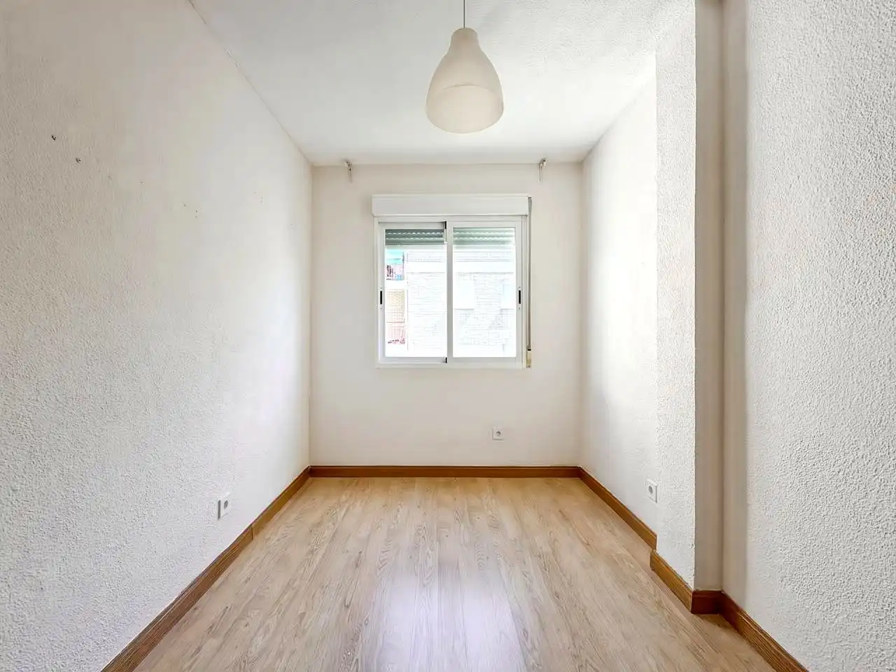 Schlafzimmer von Wohnung zum Verkauf in San Sebastián de los Reyes mit Klimaanlage, Heizung und Terrasse
