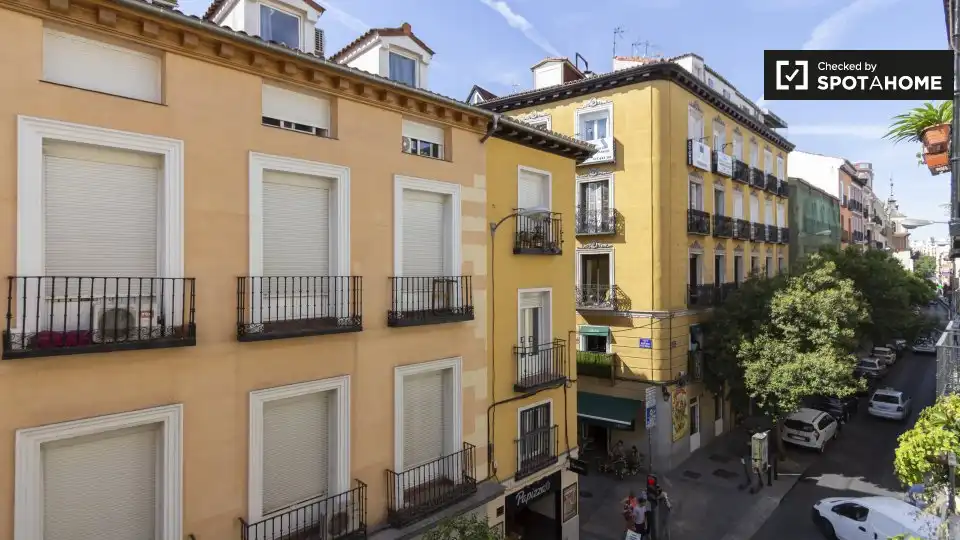 Exterior view of Flat for share in Madrid  with Air Conditioner, Heating and Terrace