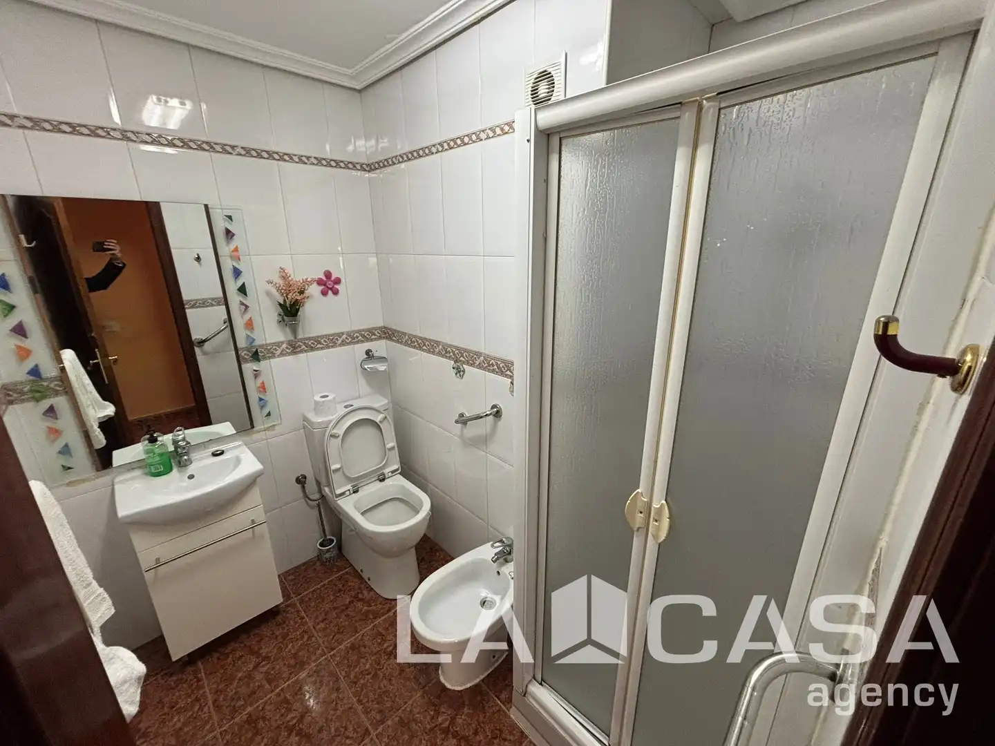 Bany de Pis en venda en Montequinto amb Balcó