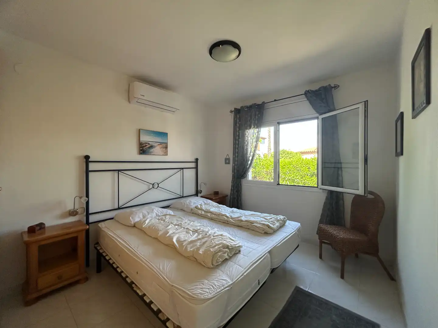 Habitación de Casa adosada en venta en Torroella de Fluvià con Aire acondicionado, Calefacción y Jardín privado