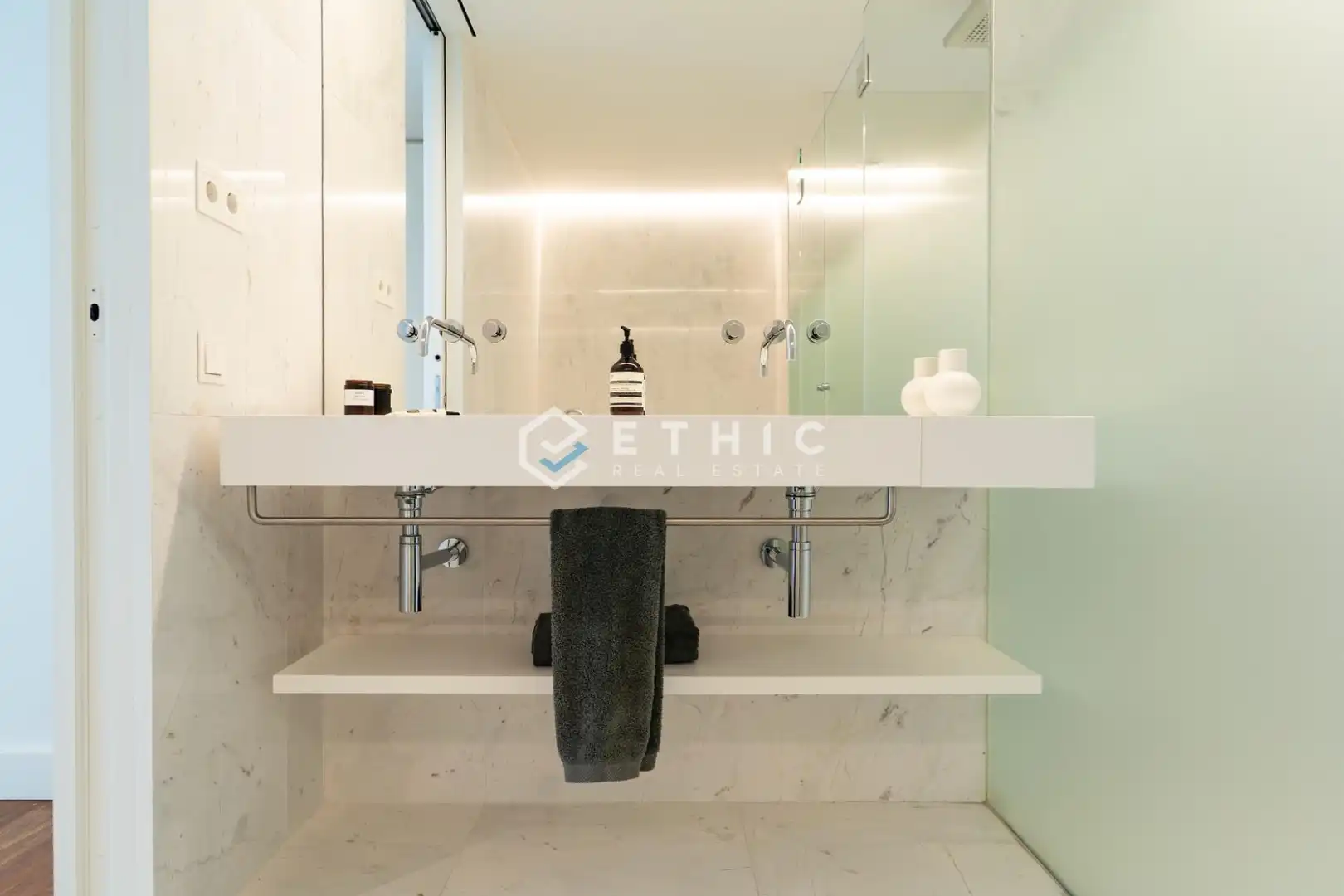 Flat with terrace for sale in Sant Martí, imagen 16