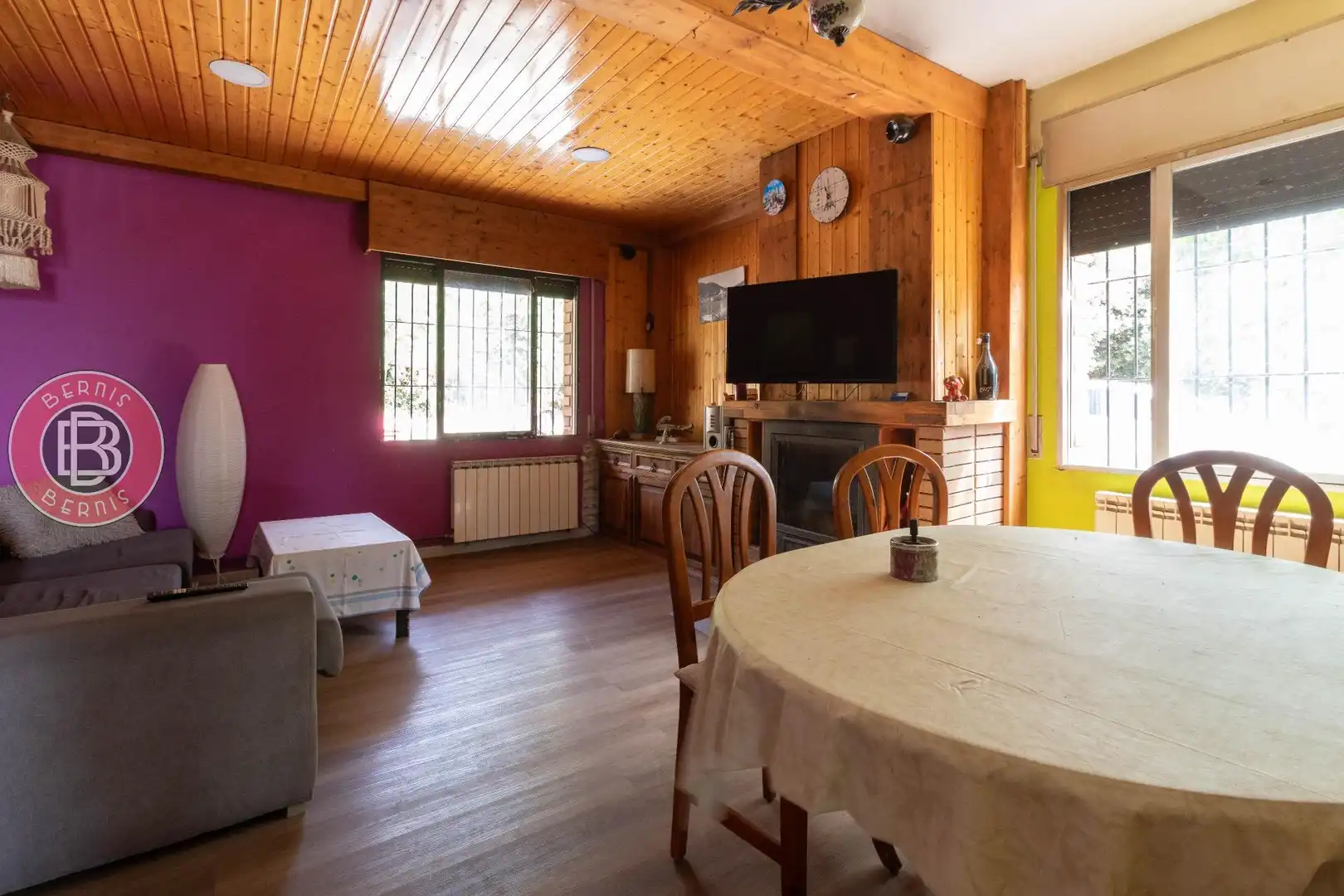 Menjador de Finca rústica en venda en Els Hostalets de Pierola amb Calefacció, Jardí privat i Parquet