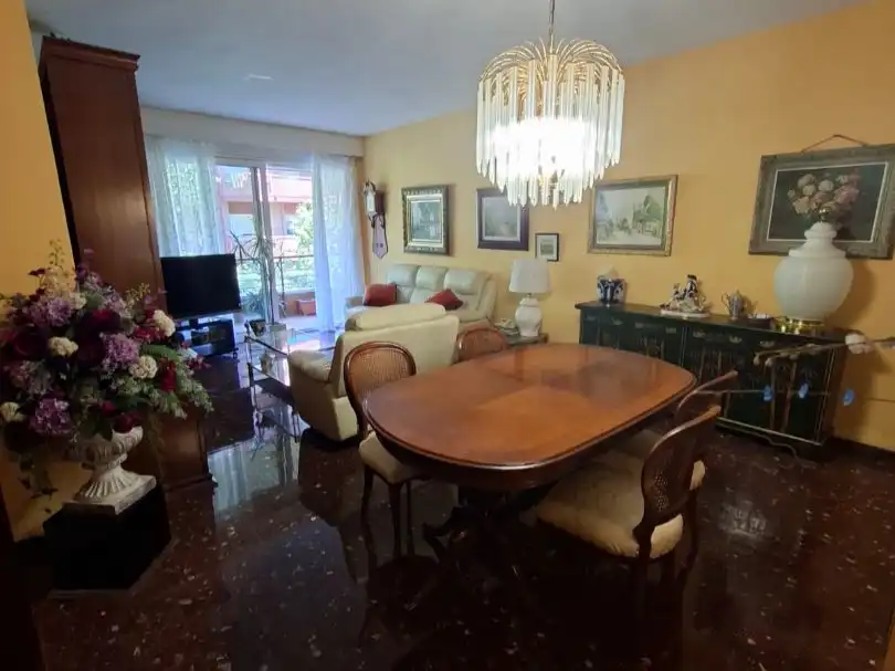 Piso con ascensor en venta en calle castillejos 259