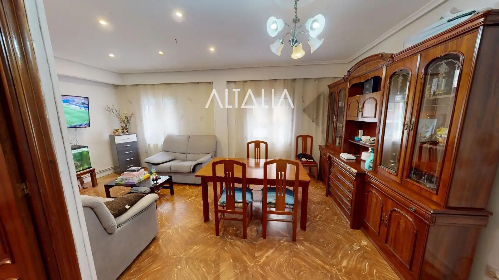 Sala d'estar de Pis en venda en Cuenca amb Calefacció i Terrassa