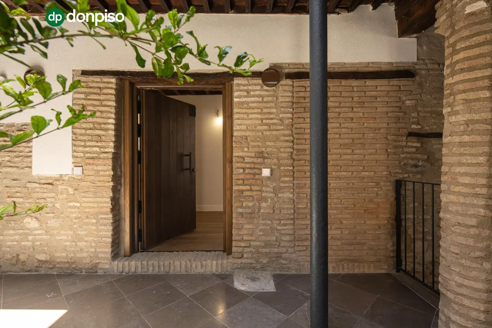 Flat for sale in Granada  with Air Conditioner