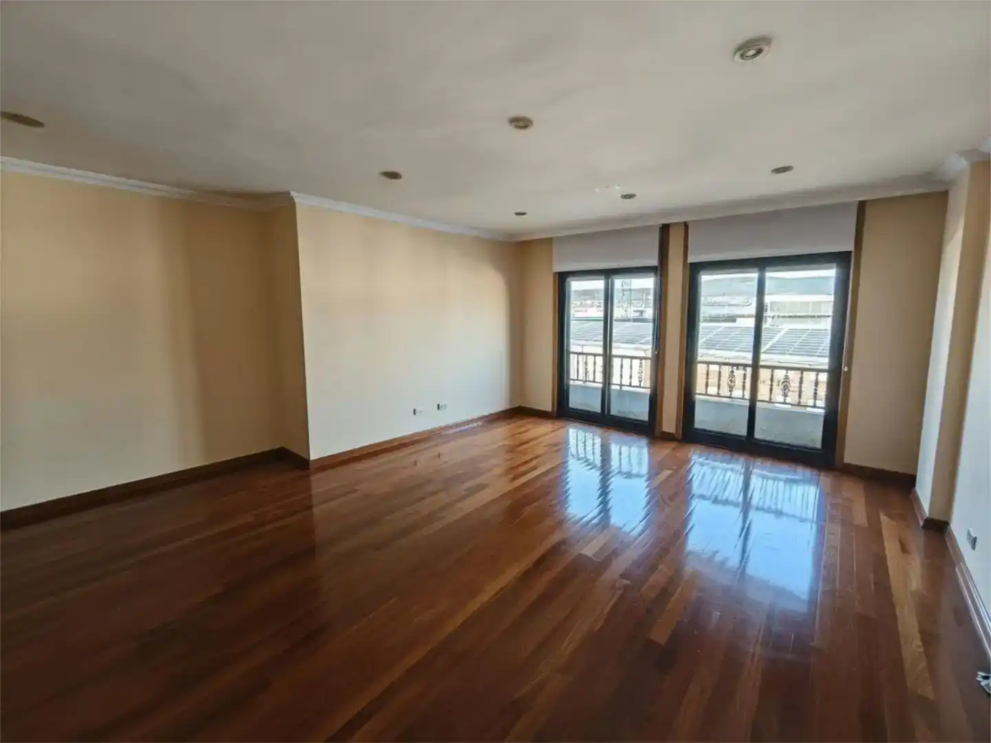 Sala d'estar de Pis en venda en Marín amb Balcó