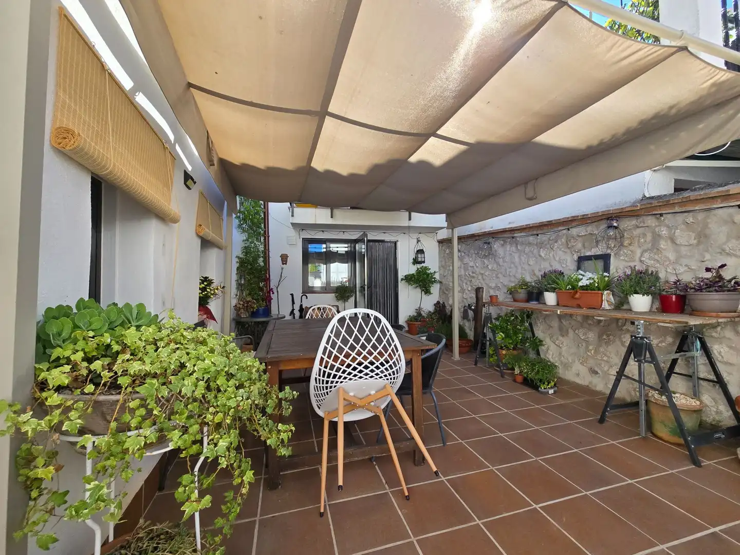 Terrasse von Einfamilien-Reihenhaus zum Verkauf in Olmeda de las Fuentes mit Heizung und Terrasse