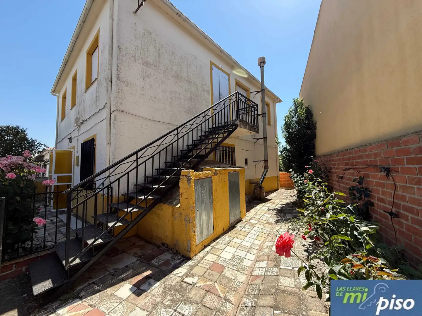 Vista exterior de Casa o xalet en venda en Fresno el Viejo amb Calefacció, Jardí privat i Terrassa