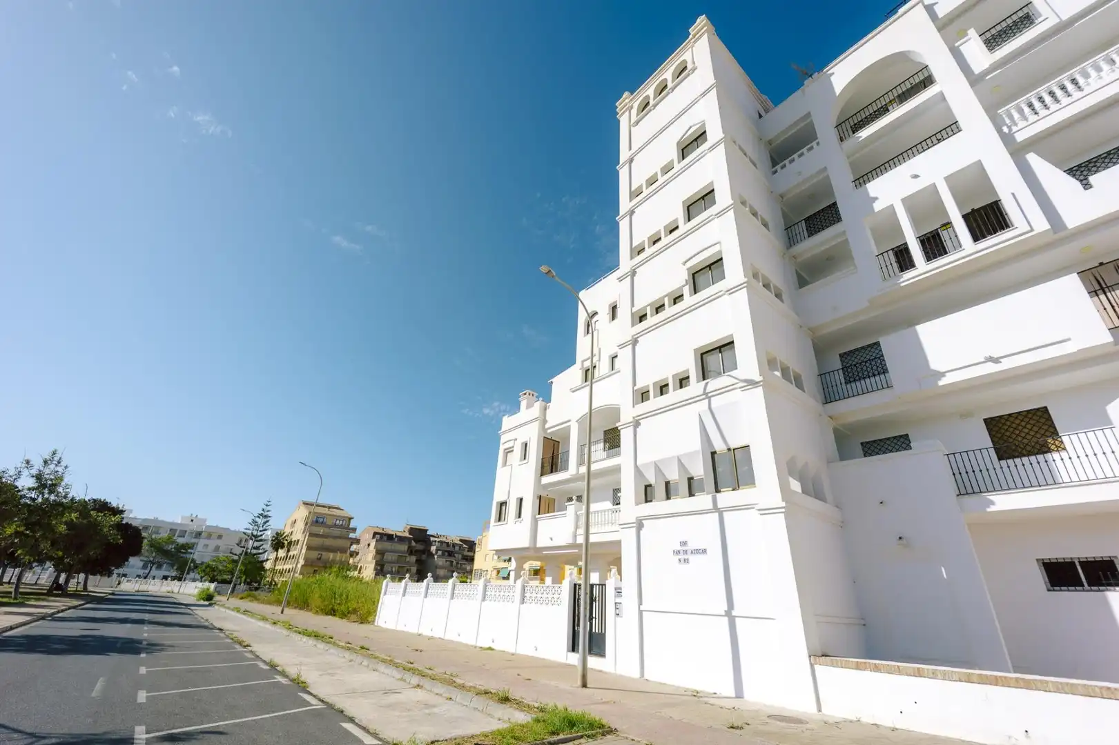 Vista exterior de Àtic en venda en Salobreña amb Jardí privat, Terrassa i Balcó