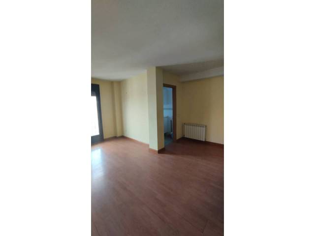 Piso en Venta en Calle Comandante Lence en Urbanización San Isidro