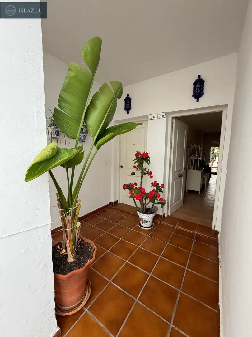 Erdgeschoss zur Miete in Islantilla mit Klimaanlage, Heizung und Privatgarten