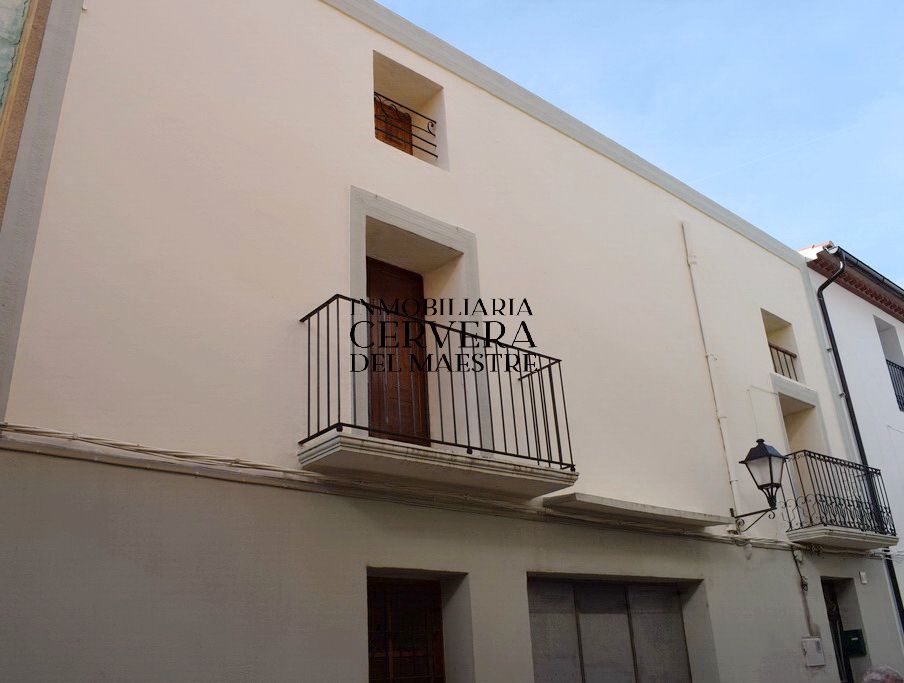Vista exterior de Casa adosada en venda en Tírig amb Terrassa