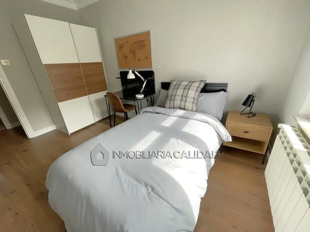 Bedroom of Flat for rent in Burgos  with Heating and Furnished