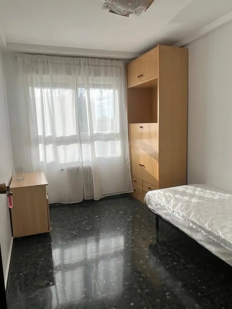 Bedroom of Flat for rent in Zaragoza  with Heating, Furnished and Oven
