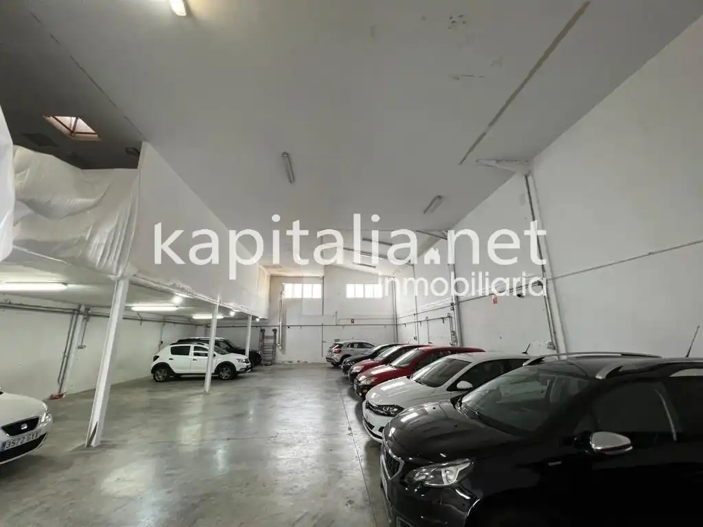 Parkplatz von Fabrikhallen zum Verkauf in Xàtiva mit Heizung