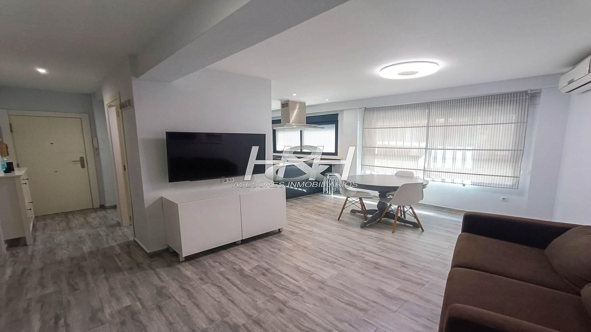 Sala d'estar de Planta baixa en venda en Burjassot amb Calefacció, Terrassa i Balcó