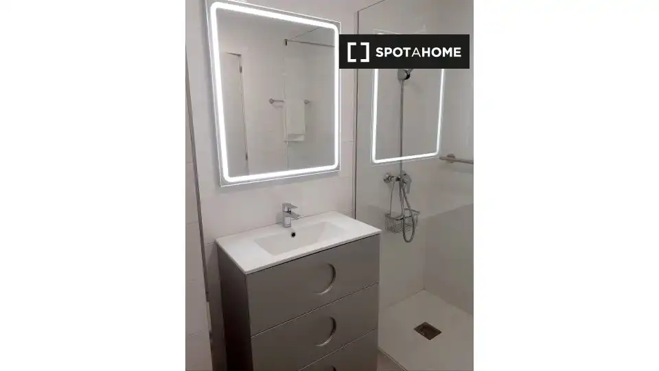 Room in Rodeo Alto - Guadaiza - La Campana
