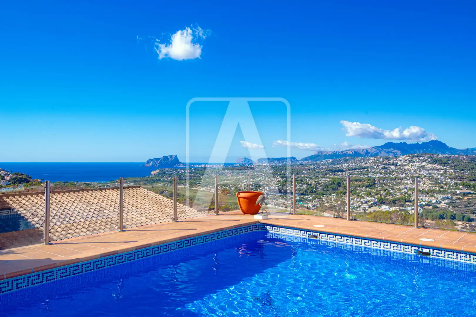 Detached house with pool for sale in Paichi